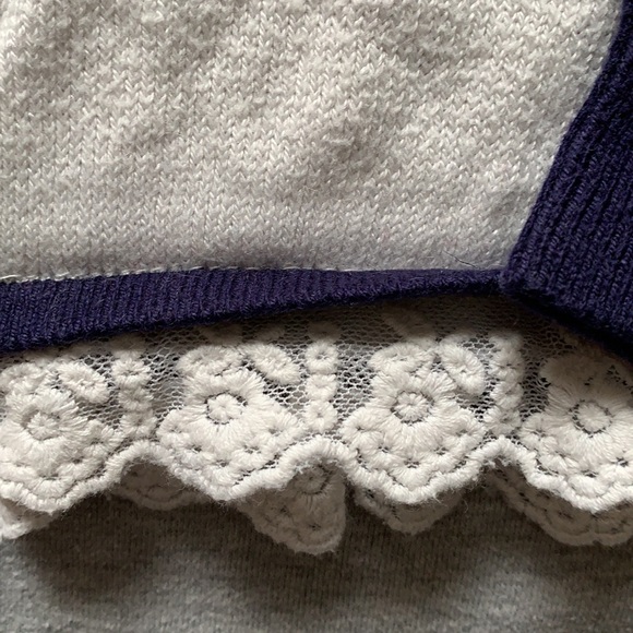 3/$25 H&M Striped Navy Lace Trim Sweater Size 8/10 - Picture 4 of 6